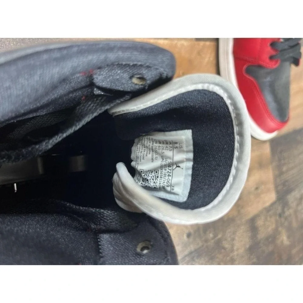 Nike Air Jordan 1 Mid Chicago Black Toe Red White Black 54724-069 Mens 8.5